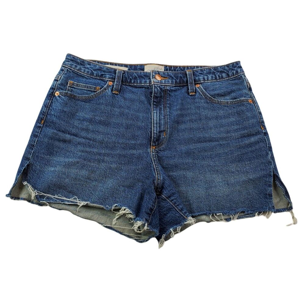 Universal Thread Women Shorts Size 12 Cut Off Denim Jean Vintage Midi Dark Wash